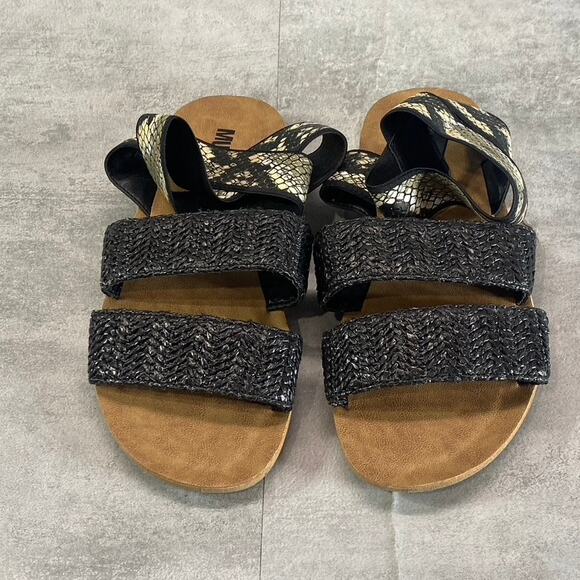 MUK LUKS Women's Black Snake Embossed About Me Ankle-Strap Slide Sandals SZ 7 - Picture 2 of 11